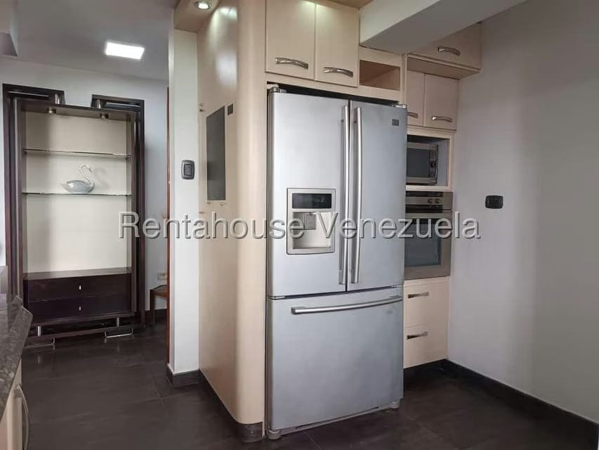 Apartamento (1 Nivel) en Alquiler en Colinas de Bello Monte, Distrito Metropolitano - 5