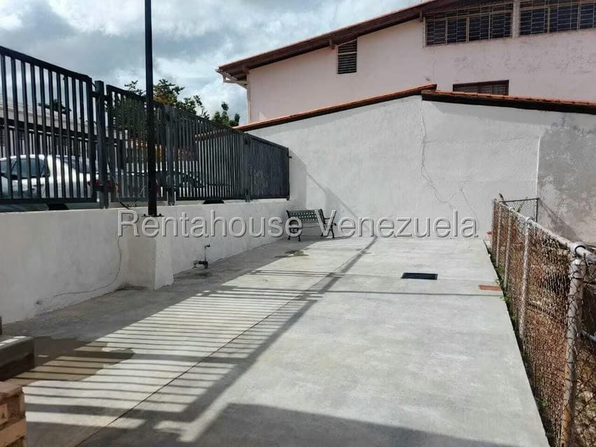 Apartamento (1 Nivel) en Alquiler en Colinas de Bello Monte, Distrito Metropolitano - 41