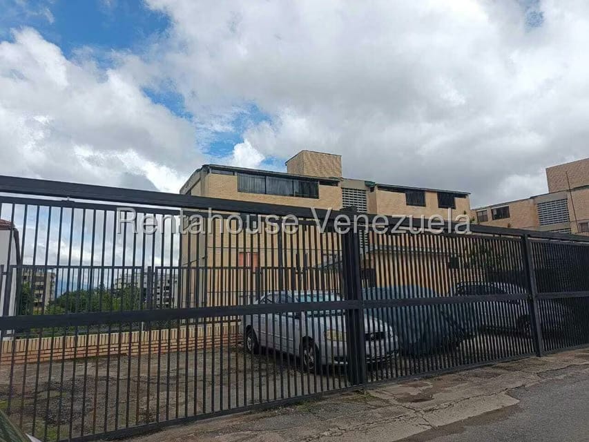 Apartamento (1 Nivel) en Alquiler en Colinas de Bello Monte, Distrito Metropolitano - 42