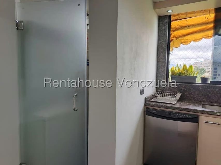 Apartamento (1 Nivel) en Alquiler en Colinas de Bello Monte, Distrito Metropolitano - 6