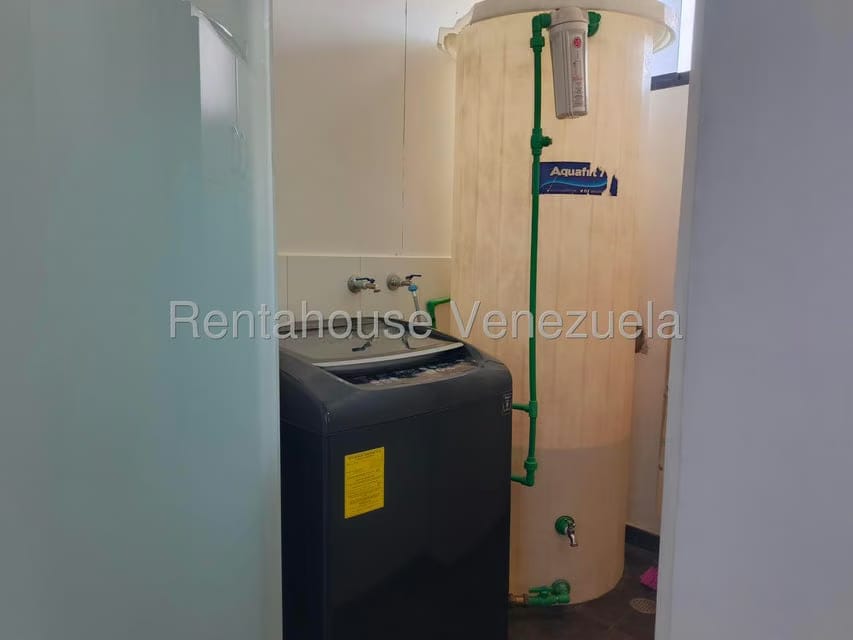 Apartamento (1 Nivel) en Alquiler en Colinas de Bello Monte, Distrito Metropolitano - 7