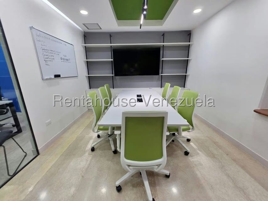 Comercial (Local Comercial) en Alquiler en Prados del Este, Distrito Metropolitano - 17