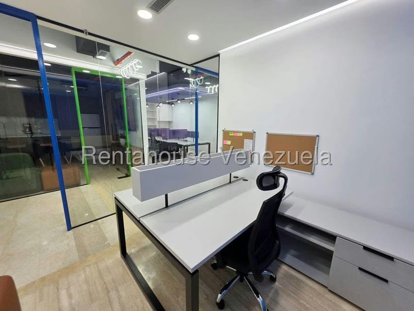 Comercial (Local Comercial) en Alquiler en Prados del Este, Distrito Metropolitano - 8