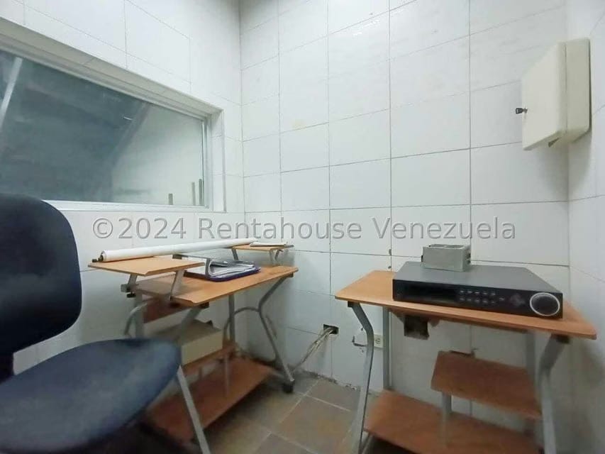 Comercial (Local Comercial) en Alquiler en Parroquia Juan de Villegas, Lara - 17