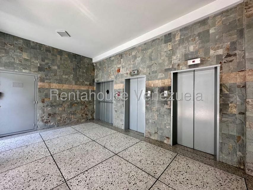 Comercial (Oficina) en Alquiler en La Trinidad, Distrito Metropolitano - 4