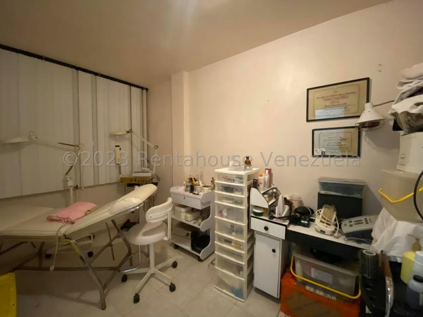 Casa (1 Nivel) en Venta en La Rosaleda, Miranda - 27