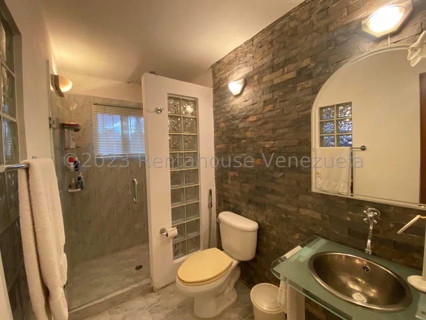Casa (1 Nivel) en Venta en La Rosaleda, Miranda - 43
