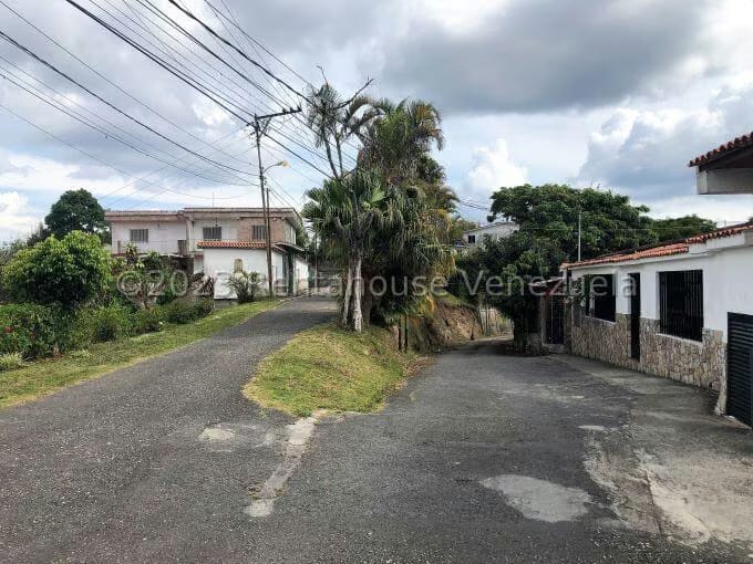 Casa (Duplex) en Venta en Las Polonias Nuevas, Miranda - 2