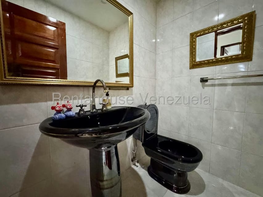 Casa (Multipes Niveles) en Venta en Colinas de Vista Alegre, Distrito Metropolitano - 23
