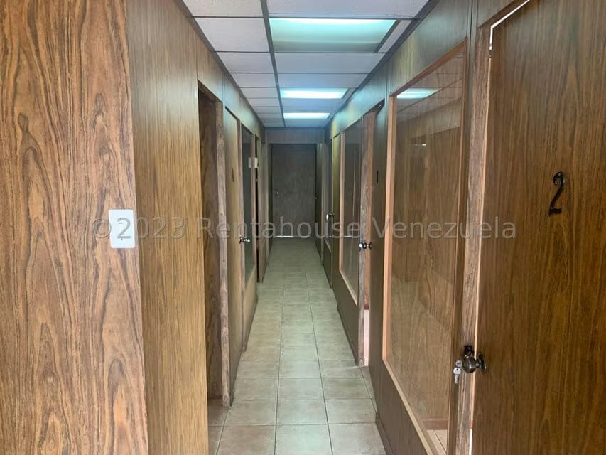 Comercial (Oficina) en Alquiler en La Urbina, Distrito Metropolitano - 2