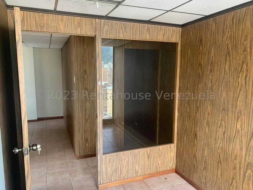 Comercial (Oficina) en Alquiler en La Urbina, Distrito Metropolitano - 4