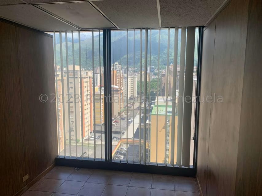 Comercial (Oficina) en Alquiler en La Urbina, Distrito Metropolitano - 5