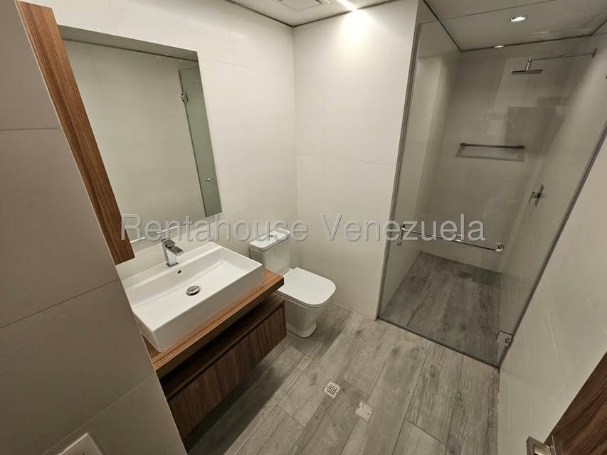 Apartamento (1 Nivel) en Alquiler en Las Mercedes, Distrito Metropolitano - 12