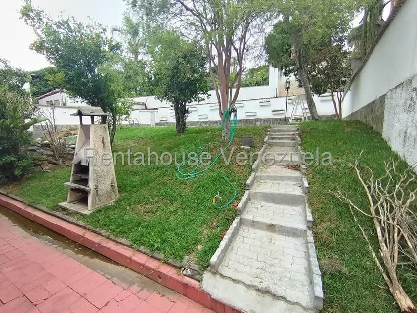 Casa (Multipes Niveles) en Venta en Prados del Este, Distrito Metropolitano - 17