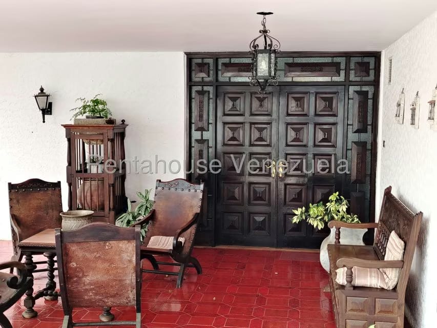Casa (Multipes Niveles) en Venta en Prados del Este, Distrito Metropolitano - 3