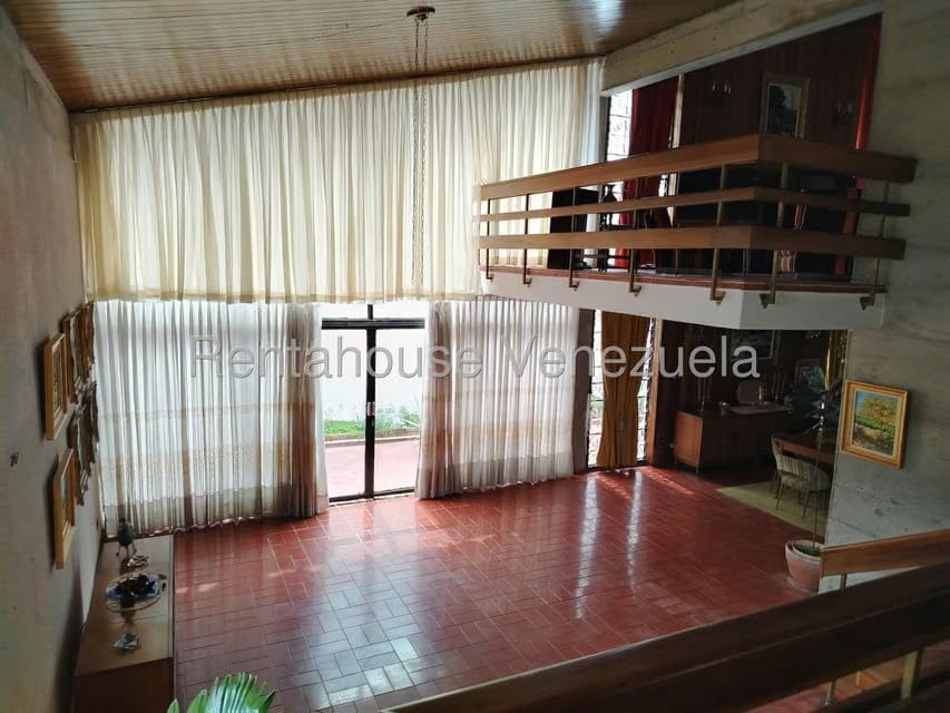 Casa (Multipes Niveles) en Venta en Prados del Este, Distrito Metropolitano - 24
