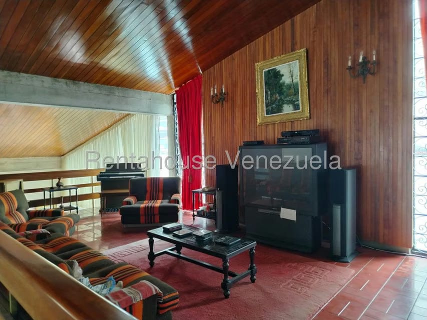 Casa (Multipes Niveles) en Venta en Prados del Este, Distrito Metropolitano - 35