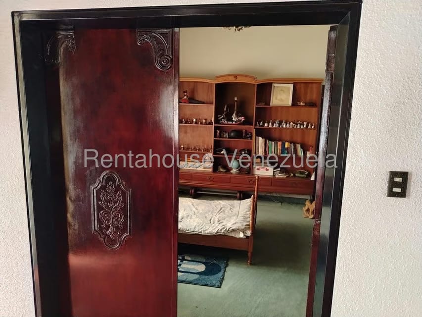Casa (Multipes Niveles) en Venta en Prados del Este, Distrito Metropolitano - 37