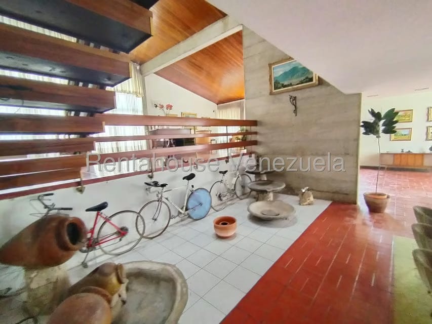 Casa (Multipes Niveles) en Venta en Prados del Este, Distrito Metropolitano - 5