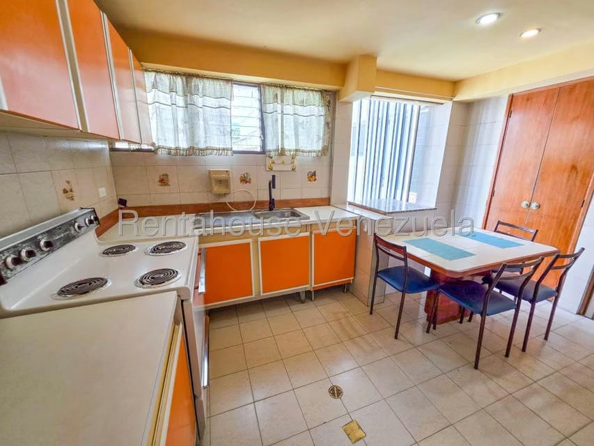 Apartamento (1 Nivel) en Alquiler en El Cafetal, Distrito Metropolitano - 24