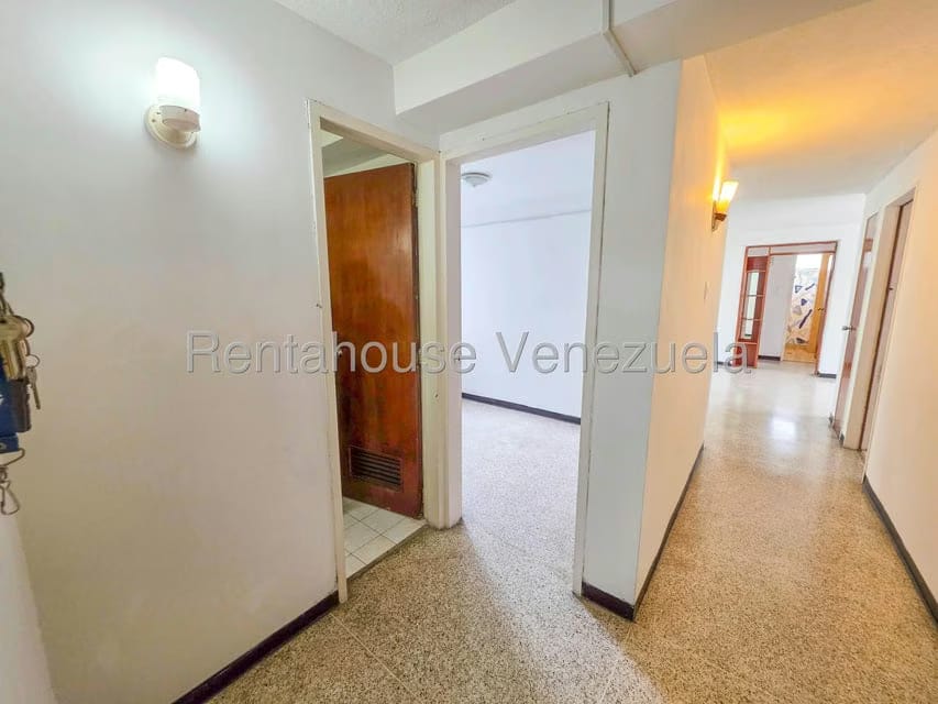 Apartamento (1 Nivel) en Alquiler en El Cafetal, Distrito Metropolitano - 4