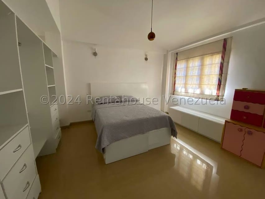 Apartamento (1 Nivel) en Alquiler en Colinas de Los Ruices, Distrito Metropolitano - 37