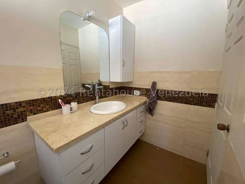 Apartamento (1 Nivel) en Alquiler en Colinas de Los Ruices, Distrito Metropolitano - 48
