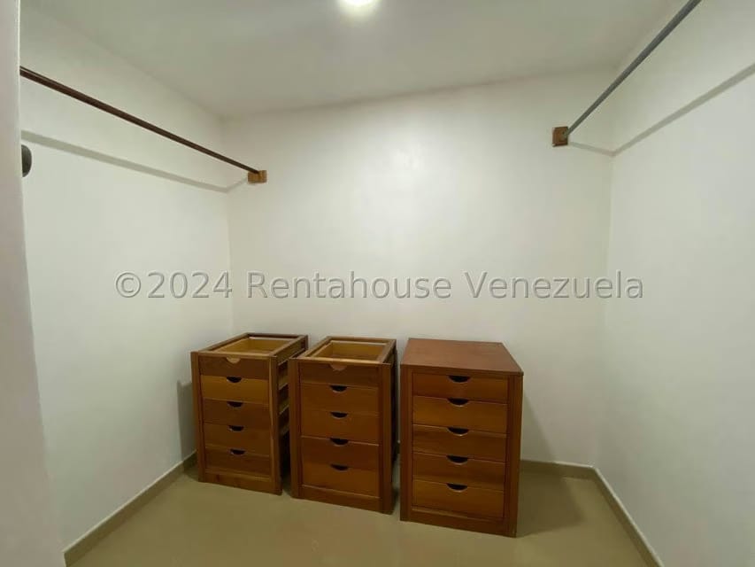 Apartamento (1 Nivel) en Alquiler en Colinas de Los Ruices, Distrito Metropolitano - 52