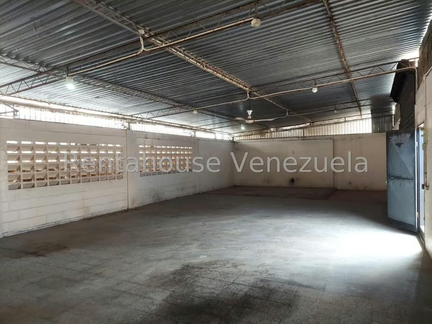 Comercial (Galpon - Deposito) en Alquiler en Paraiso, Zulia - 2