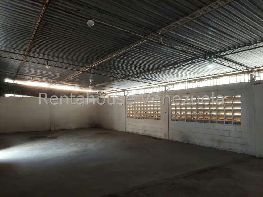 Comercial (Galpon - Deposito) en Alquiler en Paraiso, Zulia - 3