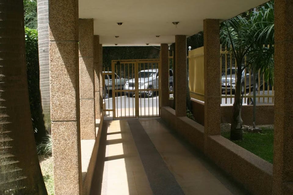 Apartamento (1 Nivel) en Venta en Colinas de Bello Monte, Distrito Metropolitano - 3