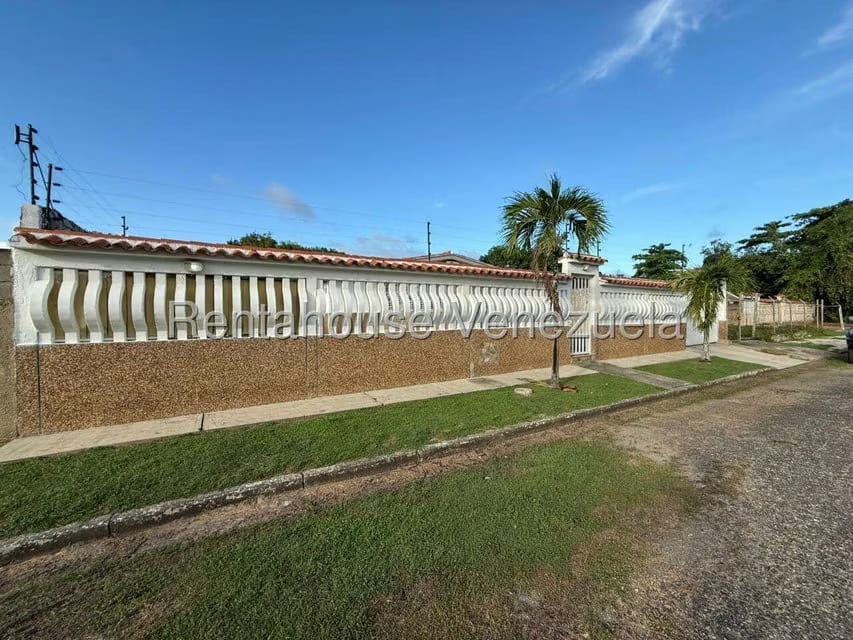 Casa (1 Nivel) en Venta en Club Campestre El Paraiso, Miranda - 2