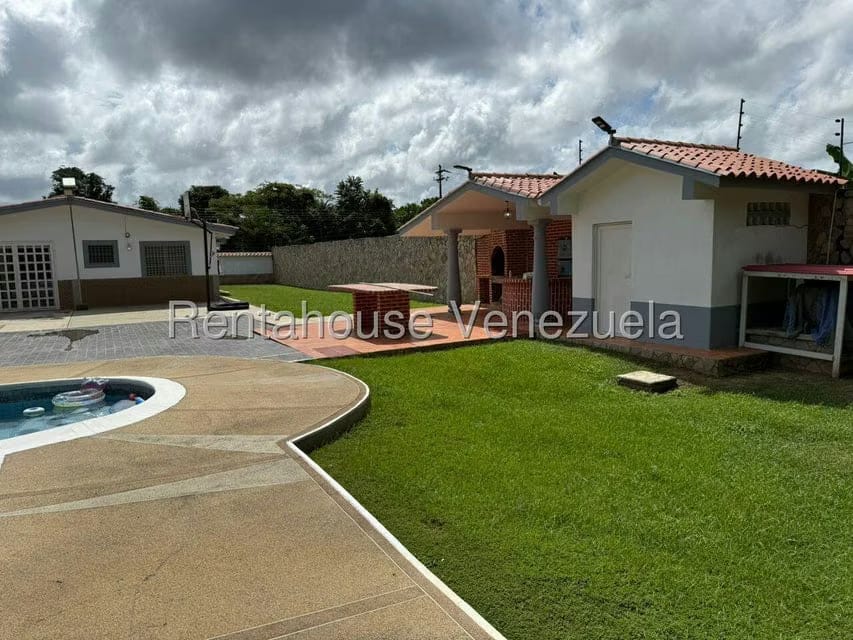 Casa (1 Nivel) en Venta en Club Campestre El Paraiso, Miranda - 14