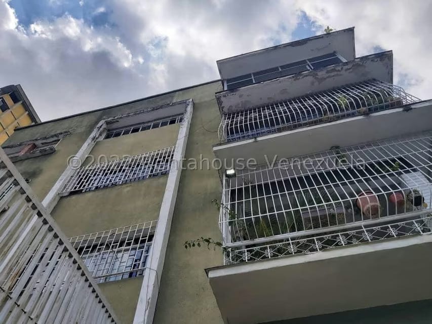 Comercial (Local Comercial) en Venta en La Florida, Distrito Metropolitano - 2
