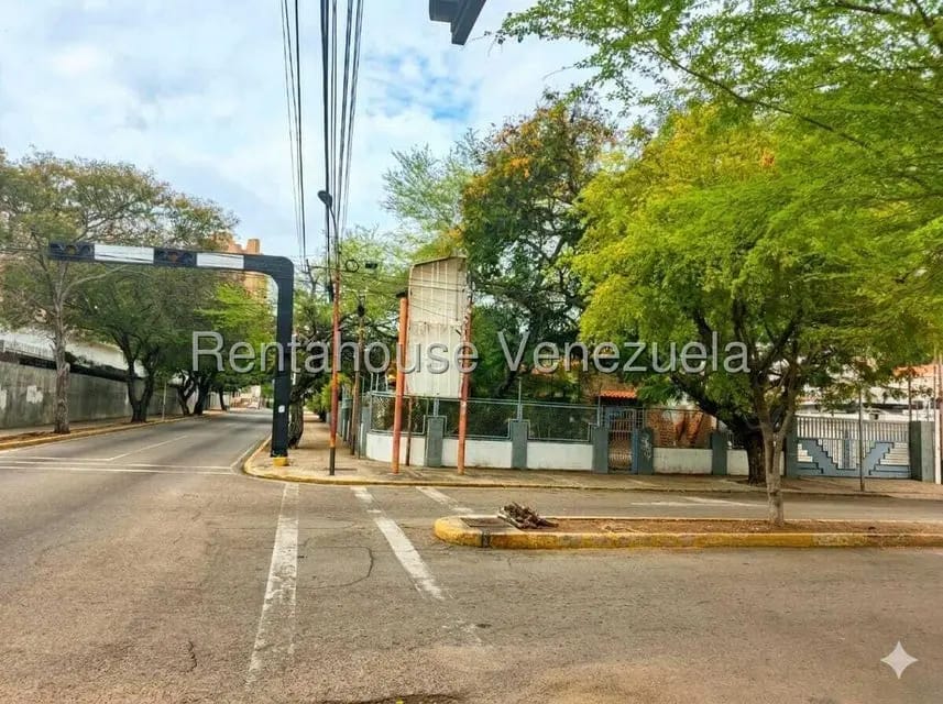Comercial (Local Comercial) en Venta en Avenida Baralt, Zulia - 2