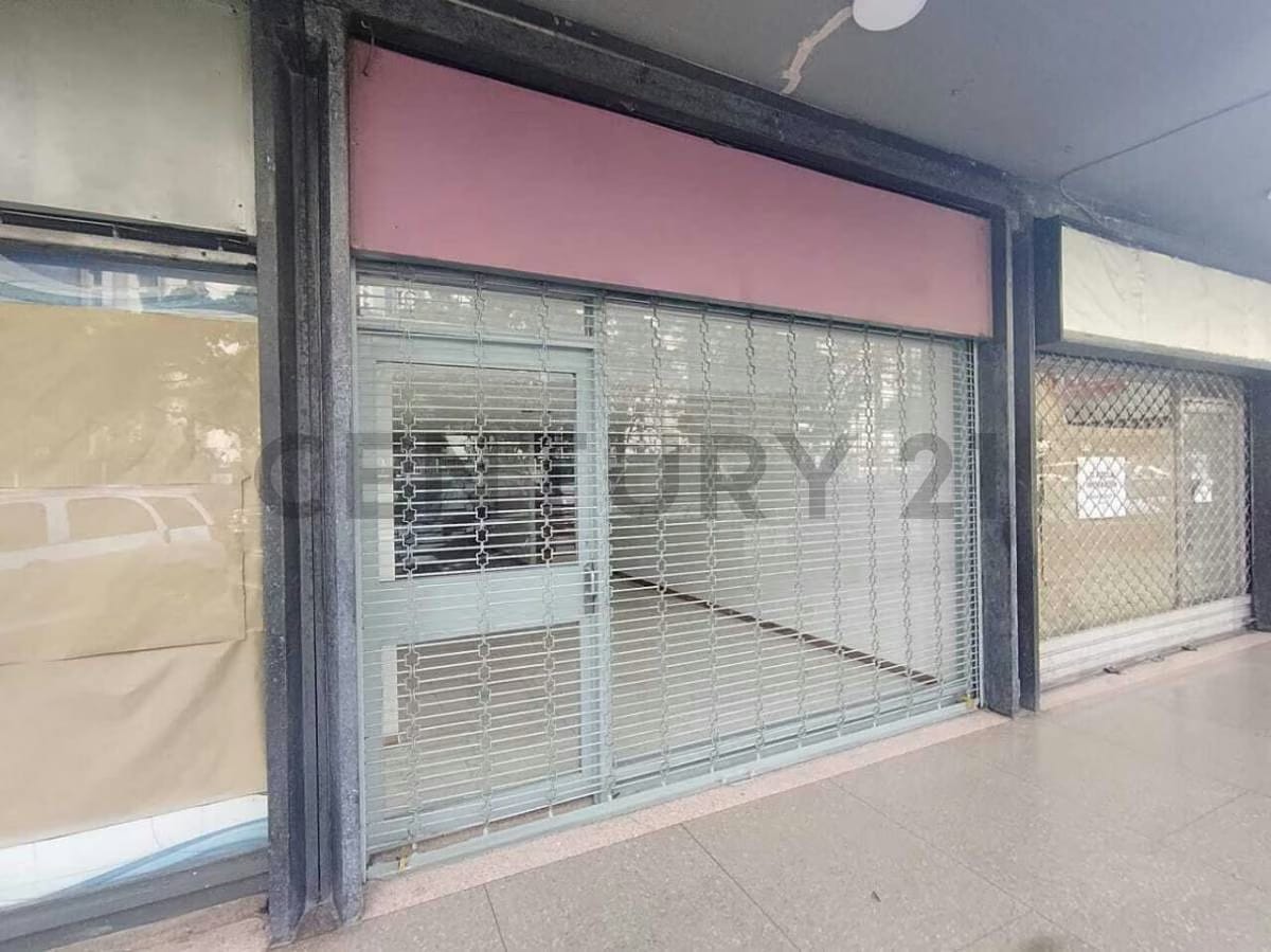 Local de 70 m2 en C. C. Chacaito: Ubicación Estratégica en PB-Capacidad de Carga