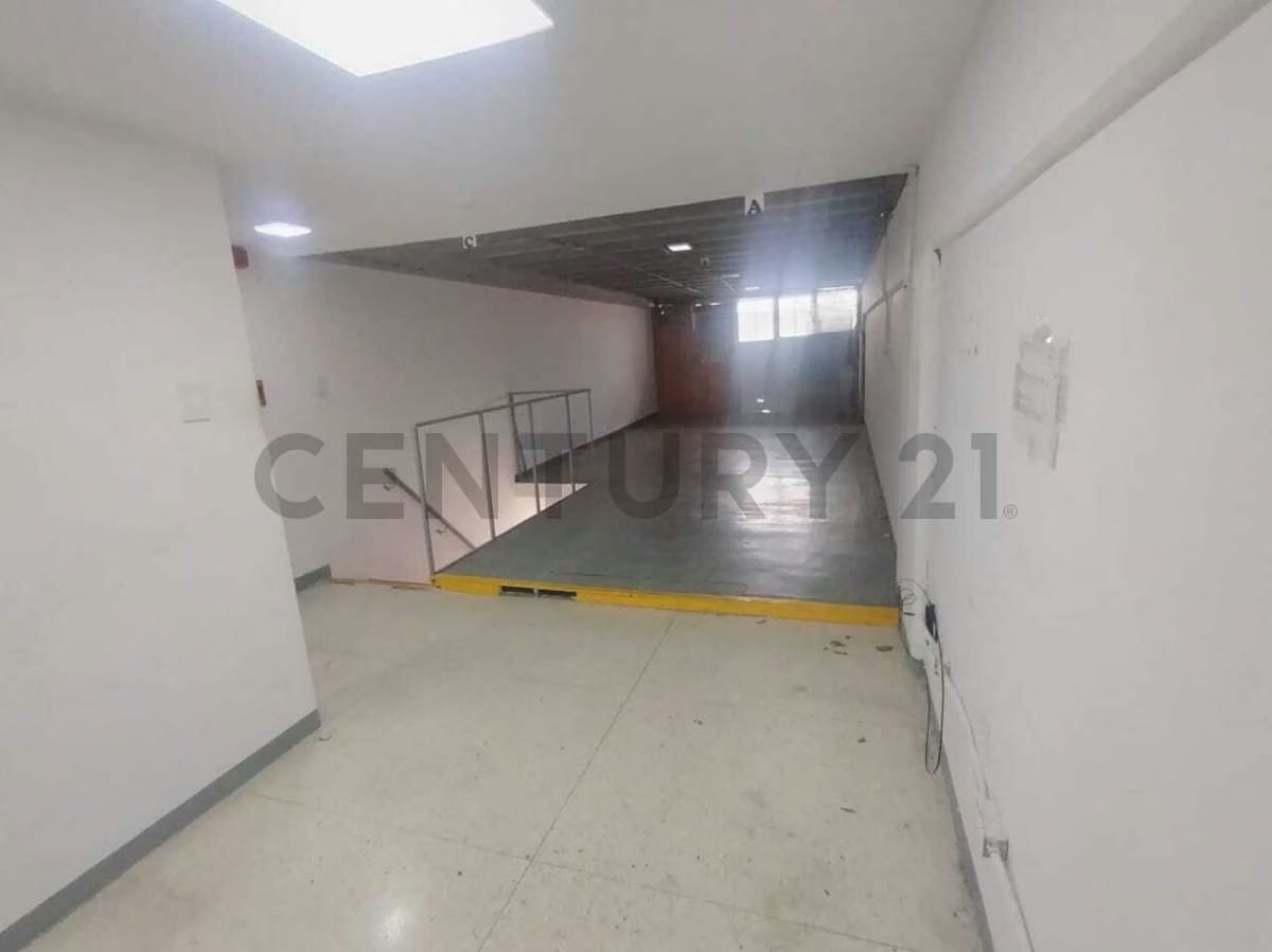 Local de 70 m2 en C. C. Chacaito: Ubicación Estratégica en PB-Capacidad de Carga - 11
