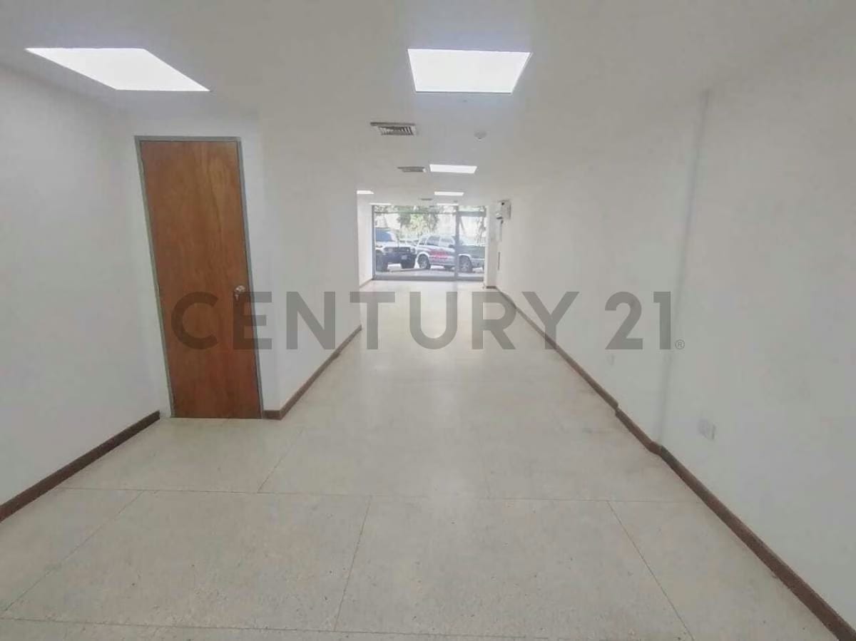Local de 70 m2 en C. C. Chacaito: Ubicación Estratégica en PB-Capacidad de Carga - 3