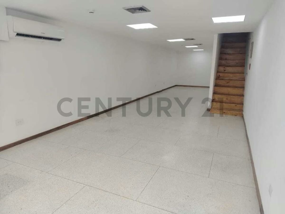 Local de 70 m2 en C. C. Chacaito: Ubicación Estratégica en PB-Capacidad de Carga - 6