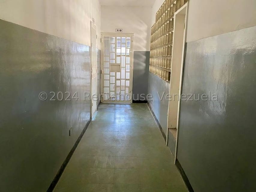 Comercial (Oficina) en Alquiler en Centro, Lara - 11