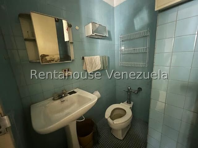 Comercial (Local Comercial) en Venta en Montalban I, Distrito Metropolitano - 11