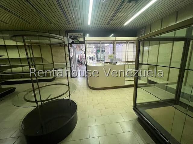 Comercial (Local Comercial) en Venta en Montalban I, Distrito Metropolitano - 6