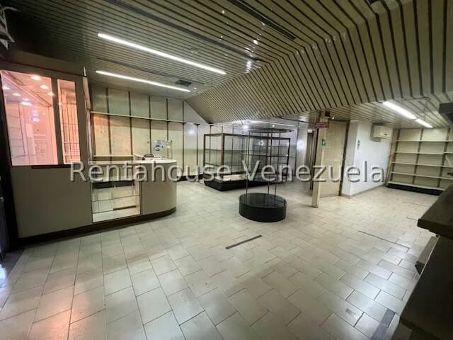 Comercial (Local Comercial) en Venta en Montalban I, Distrito Metropolitano - 9