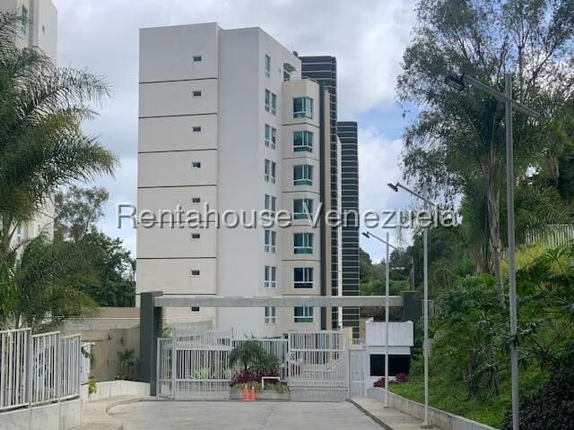 Apartamento (1 Nivel) en Venta en La Lagunita Country Club, Distrito Metropolitano - 2