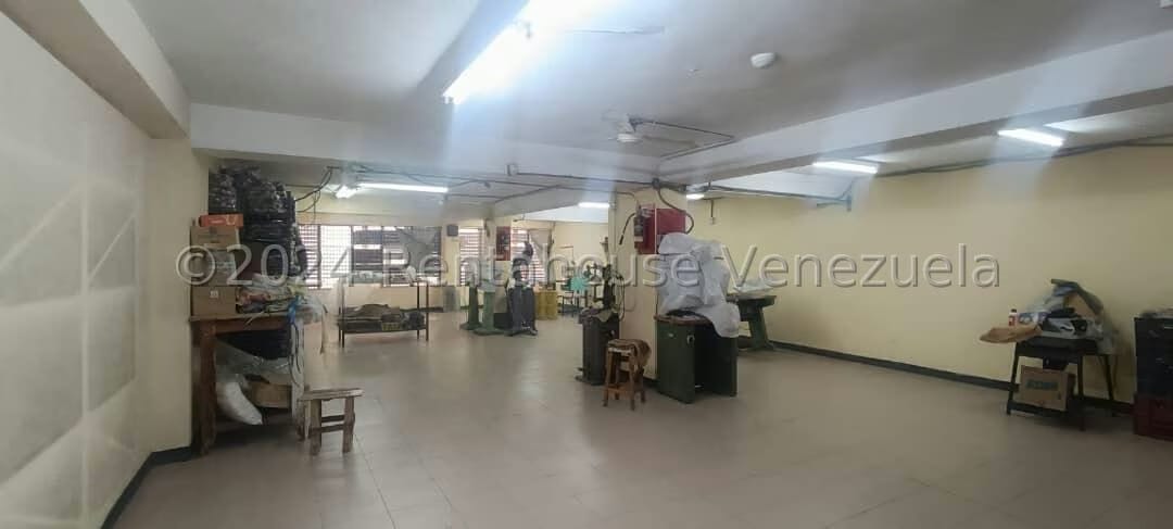 Comercial (Local Comercial) en Venta en Parroquia La Candelaria, Distrito Metropolitano - 13
