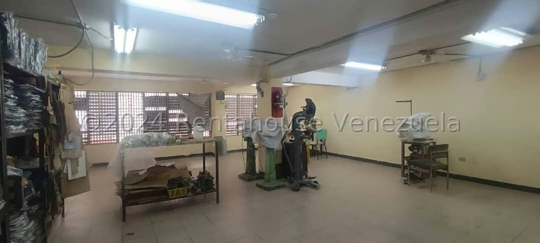 Comercial (Local Comercial) en Venta en Parroquia La Candelaria, Distrito Metropolitano - 16