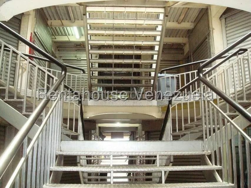 Comercial (Local Comercial) en Alquiler en Cementerio, Distrito Metropolitano - 2
