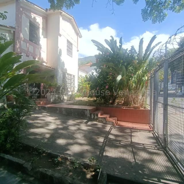 Terreno (Comercial) en Venta en La Florida, Distrito Metropolitano - 2
