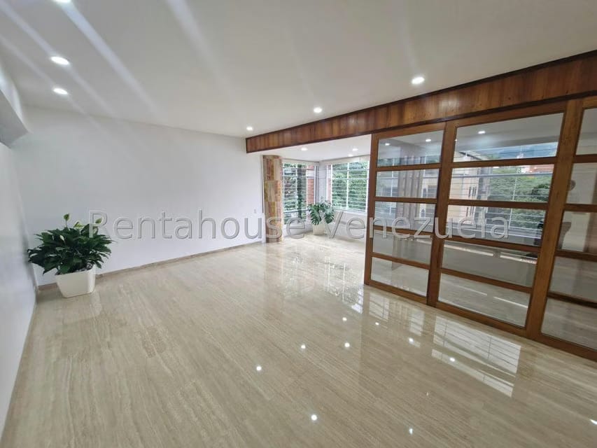 Apartamento (1 Nivel) en Venta en La Castellana, Distrito Metropolitano - 3