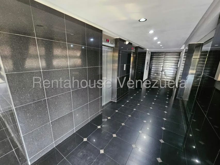 Comercial (Oficina) en Venta en Santa Eduvigis, Distrito Metropolitano - 2